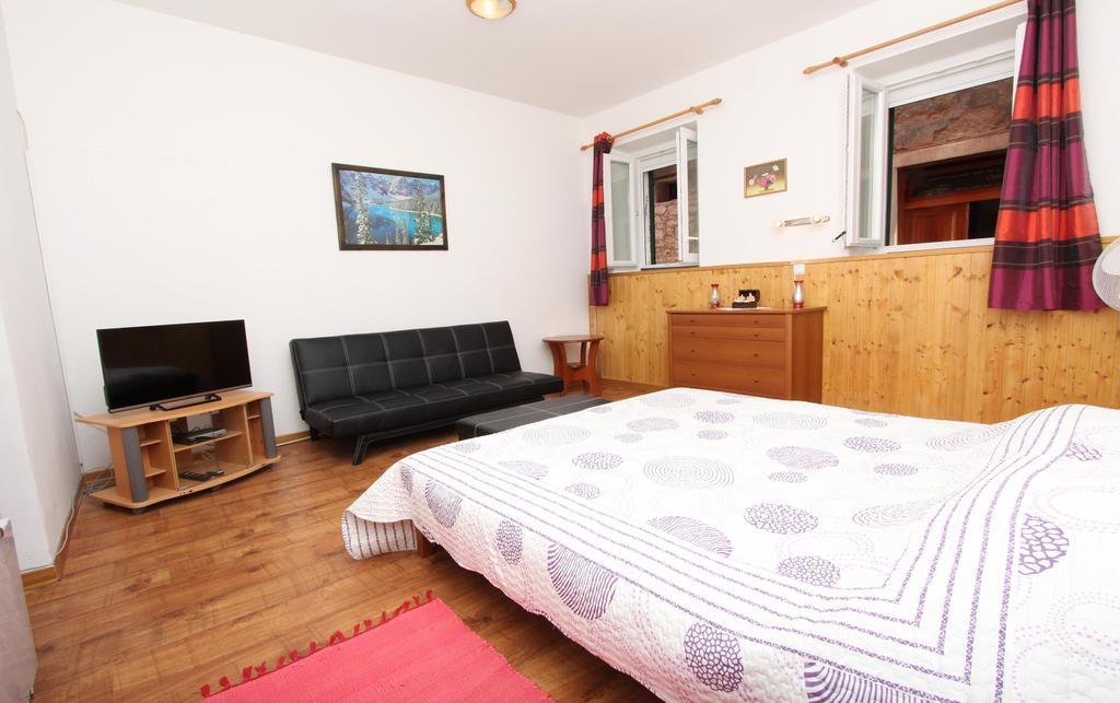 Studio Pupa โรวีน ภายนอก รูปภาพ